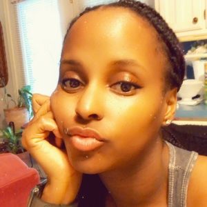 Meet your Posher, Gloria